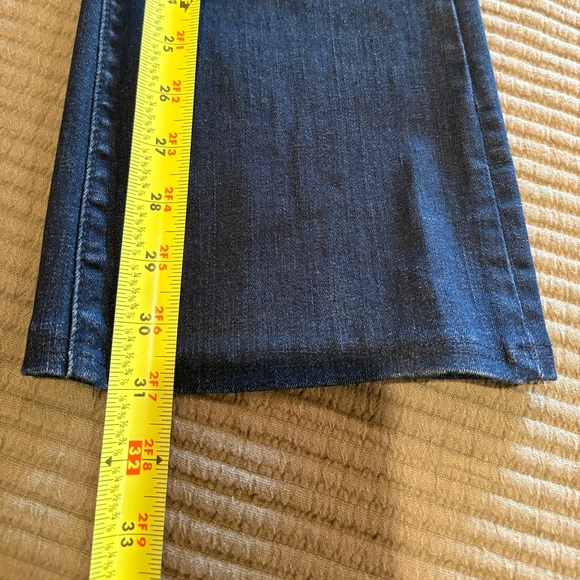 Ann Taylor "The Boot" Modern Fit jeans in a dark indigo wash women’s 10 - Picture 8 of 8